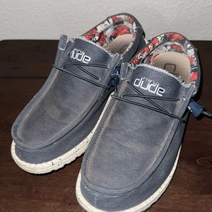 Men’s 9 Wally Blue Hey Dudes